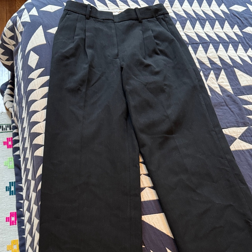 Aritzia Black Effortless Women's Trousers
